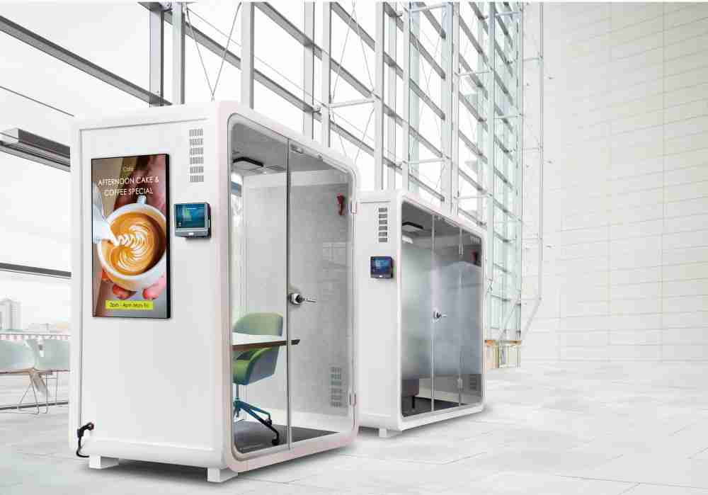 尊时凯龙子公司达擎之智慧行动办公舱，，采用PDLC智能调光玻璃设计，，，透过通电与断电的电流切换，，，呈现透明与雾面效果，，，，具节能降耗特性并兼顾隐私，，，，确保信息安全